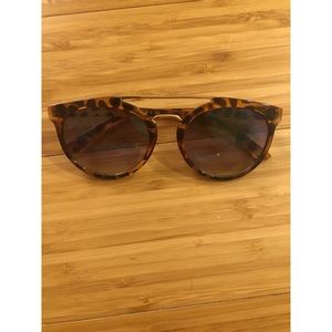 Cheetah print sunglasses